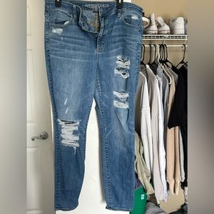 amercan eagle ripped skinny jeans